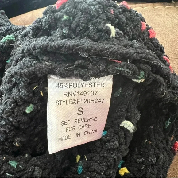 Hyfve Women’s Sweater Sz Small $5 - Picture 4 of 5